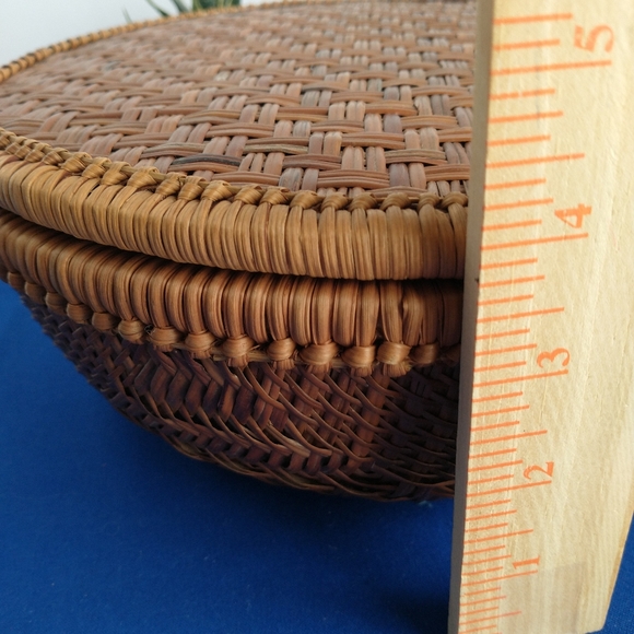 Woven Lidded Basket 10"d x 4"h - Picture 7 of 10